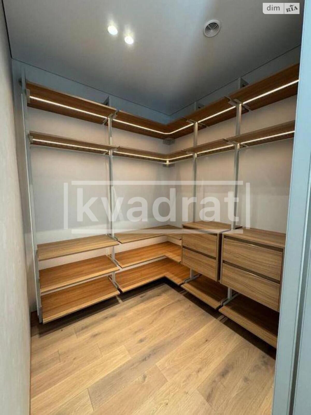 двухэтажный дом, 192 кв. м, кирпич. Сдается помесячно в Крушинке фото 1 двухэтажный дом, 192 кв. м, кирпич. Сдается помесячно в Крушинке фото 1