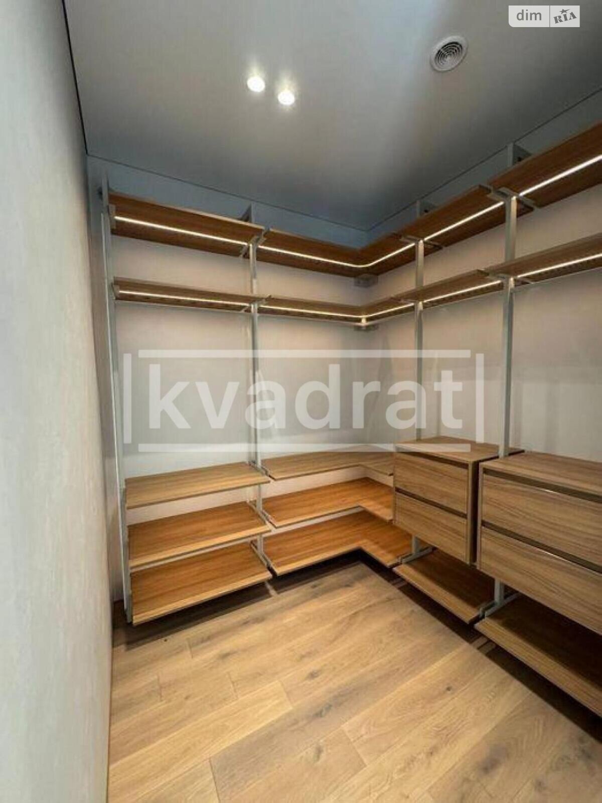 двухэтажный дом, 192 кв. м, кирпич. Сдается помесячно в Крушинке фото 1 двухэтажный дом, 192 кв. м, кирпич. Сдается помесячно в Крушинке фото 1