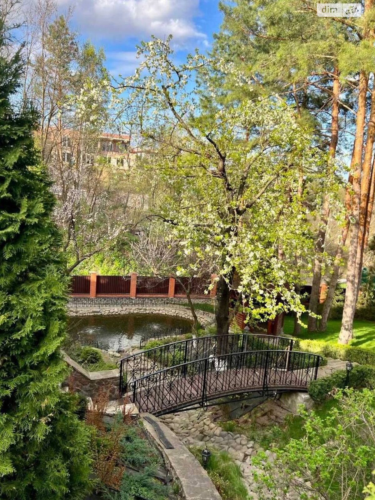 триповерховий будинок з гаражем, 500 кв. м, цегла. Здається помісячно в Лісниках фото 1 триповерховий будинок з гаражем, 500 кв. м, цегла. Здається помісячно в Лісниках фото 1