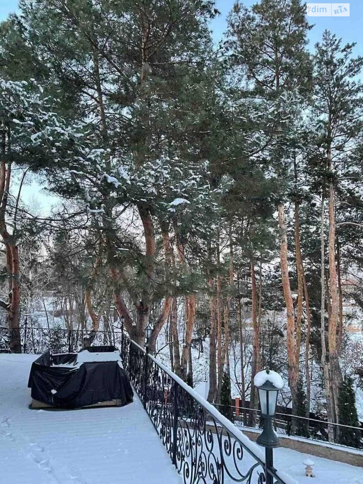 триповерховий будинок з гаражем, 500 кв. м, цегла. Здається помісячно в Лісниках фото 1 триповерховий будинок з гаражем, 500 кв. м, цегла. Здається помісячно в Лісниках фото 1