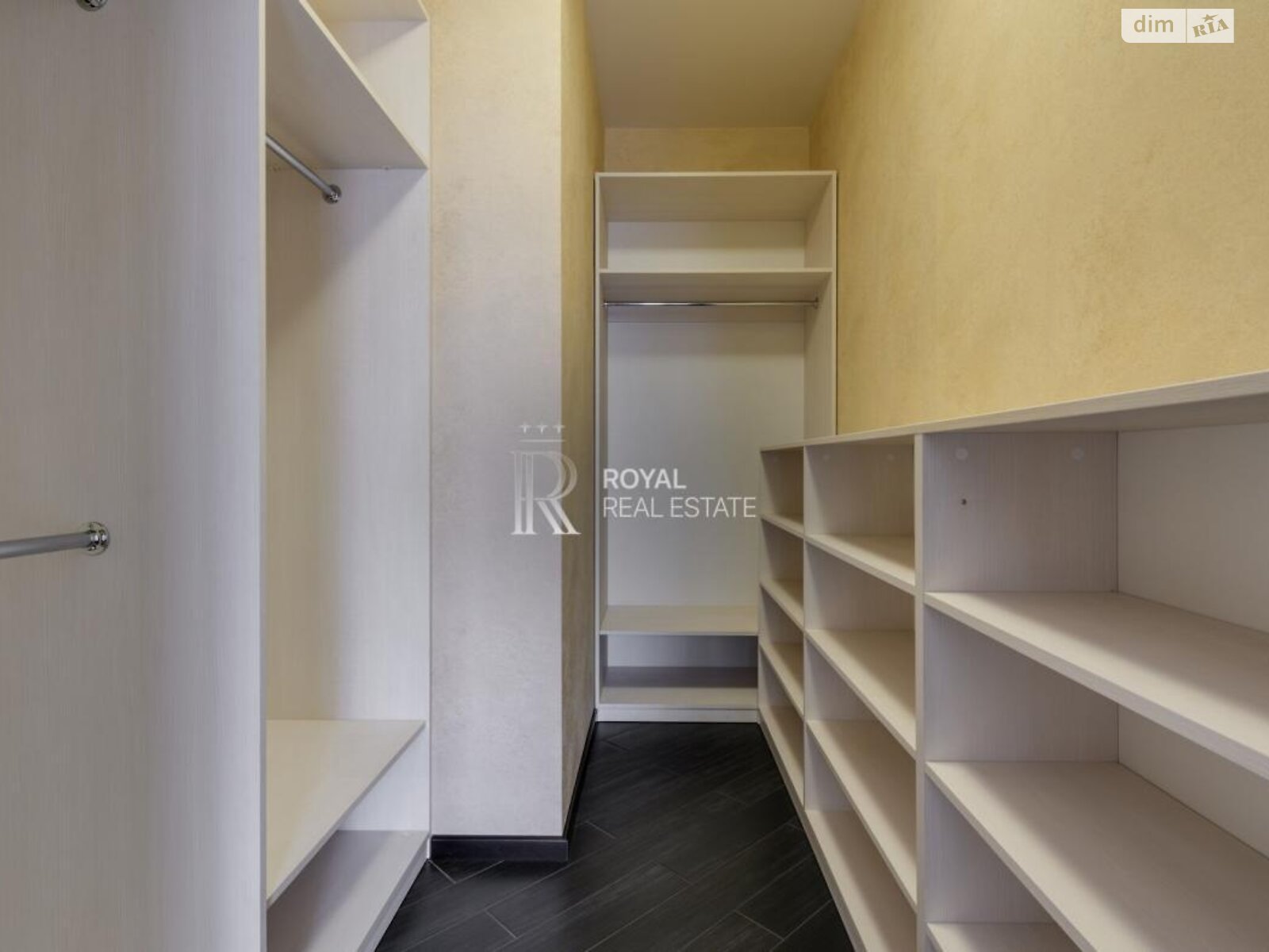 двухэтажный дом с верандой, 450 кв. м, кирпич. Сдается помесячно в Лесниках фото 1