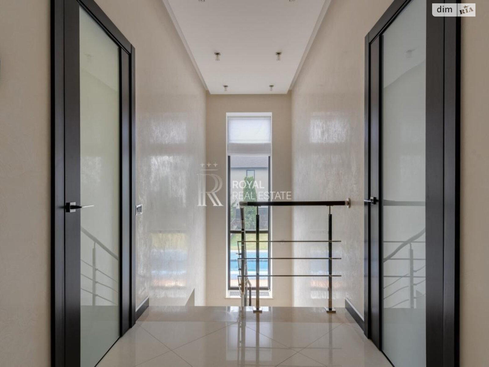 двухэтажный дом с верандой, 450 кв. м, кирпич. Сдается помесячно в Лесниках фото 1