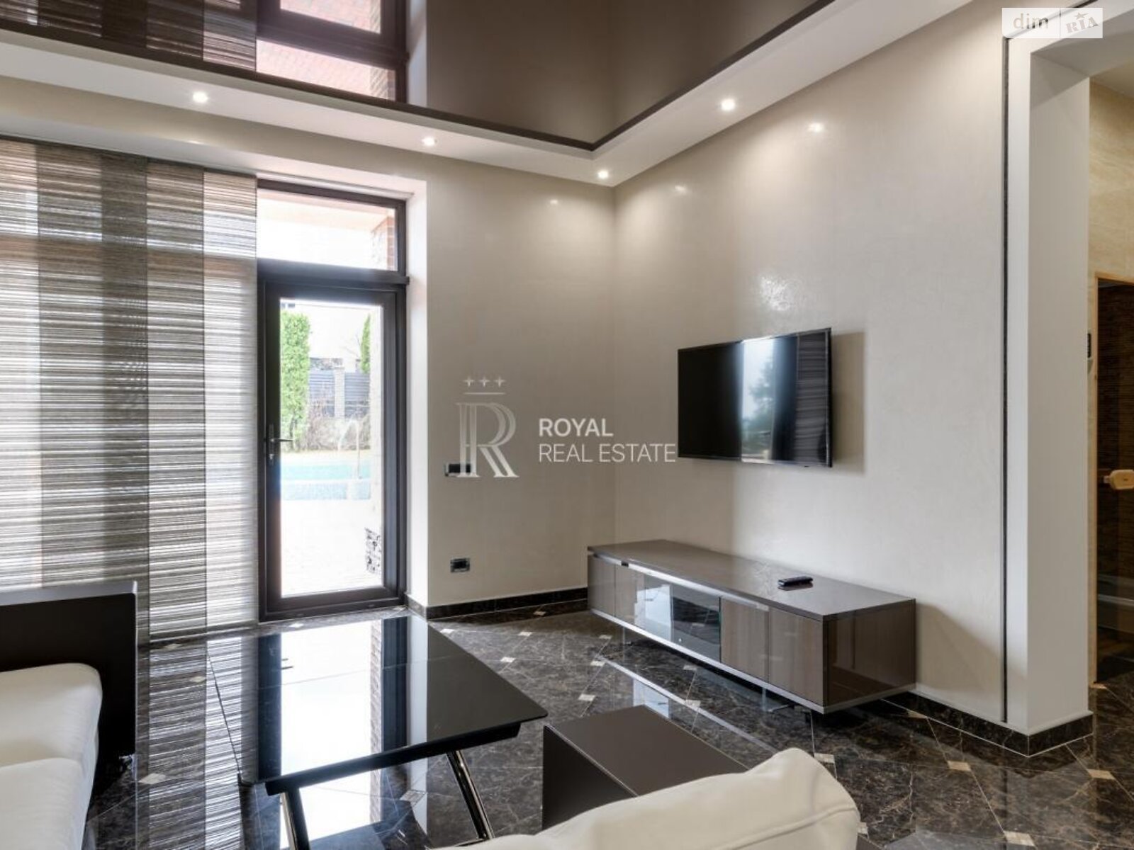 двухэтажный дом с верандой, 450 кв. м, кирпич. Сдается помесячно в Лесниках фото 1