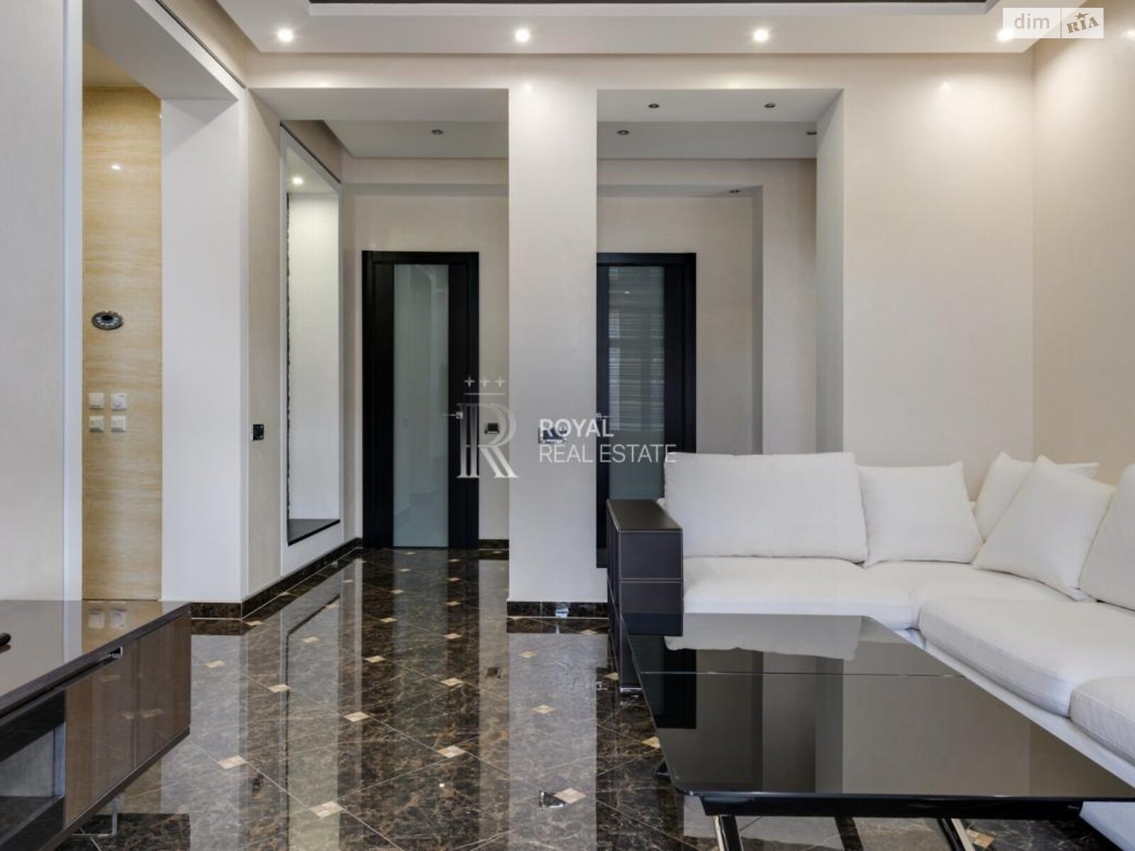 двухэтажный дом с верандой, 450 кв. м, кирпич. Сдается помесячно в Лесниках фото 1