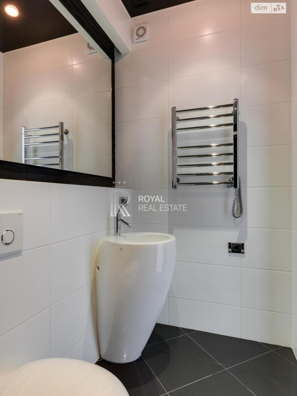 двухэтажный дом с верандой, 450 кв. м, кирпич. Сдается помесячно в Лесниках фото 1