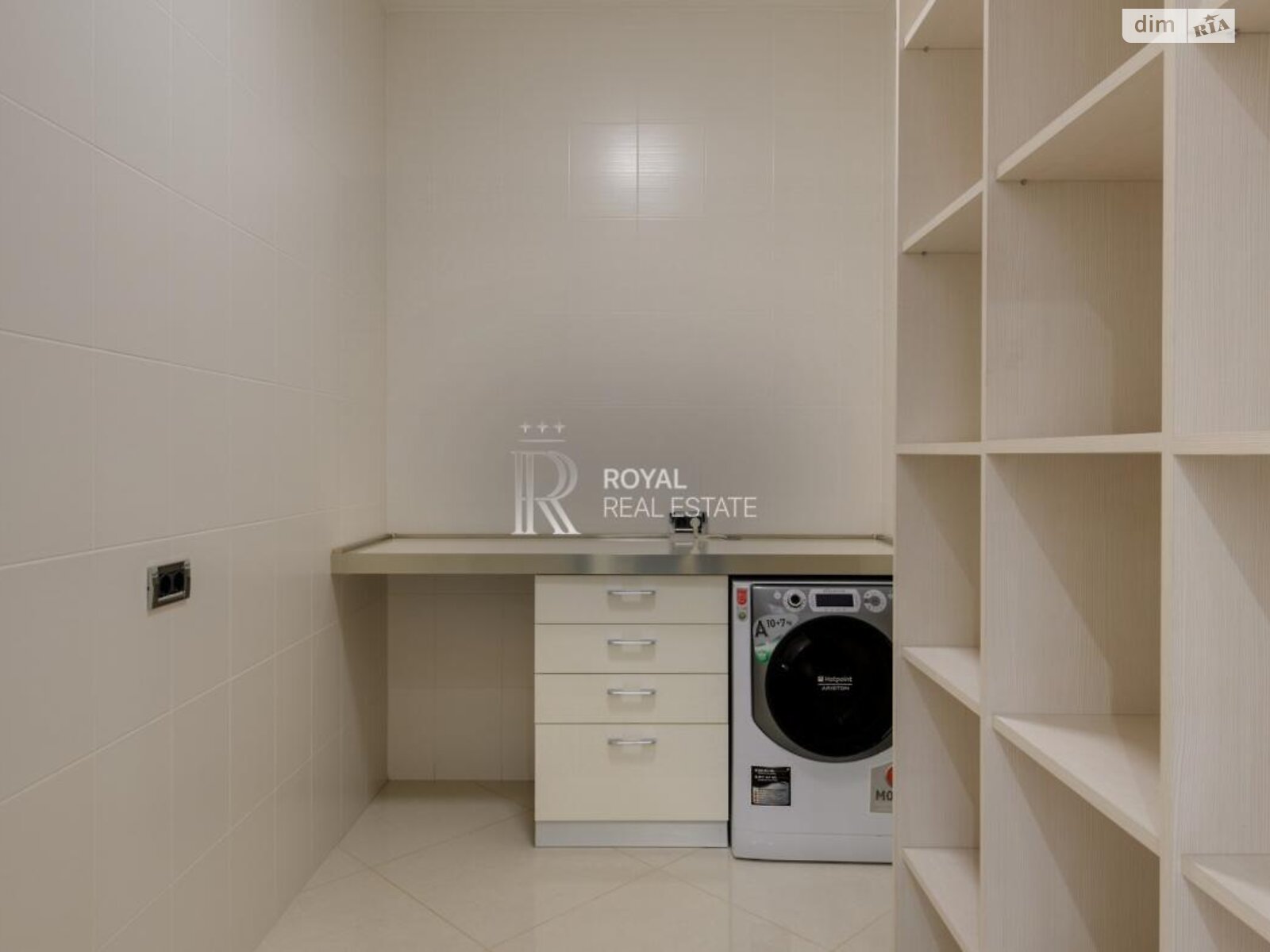 двухэтажный дом с верандой, 450 кв. м, кирпич. Сдается помесячно в Лесниках фото 1