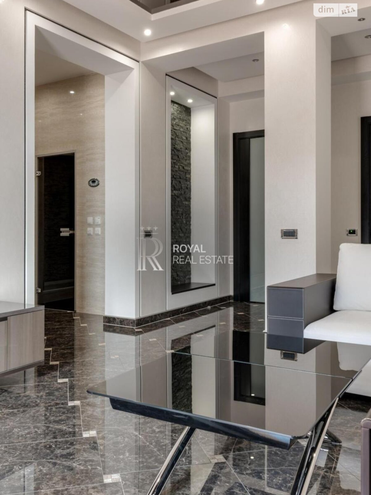 двухэтажный дом с верандой, 450 кв. м, кирпич. Сдается помесячно в Лесниках фото 1