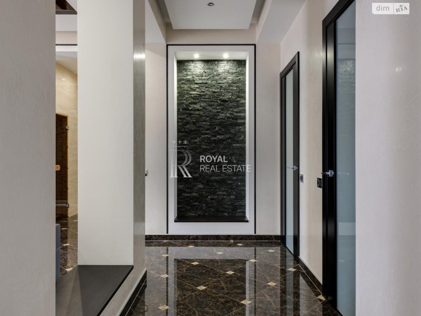 двухэтажный дом, 450 кв. м, кирпич. Сдается помесячно в Лесниках фото 1