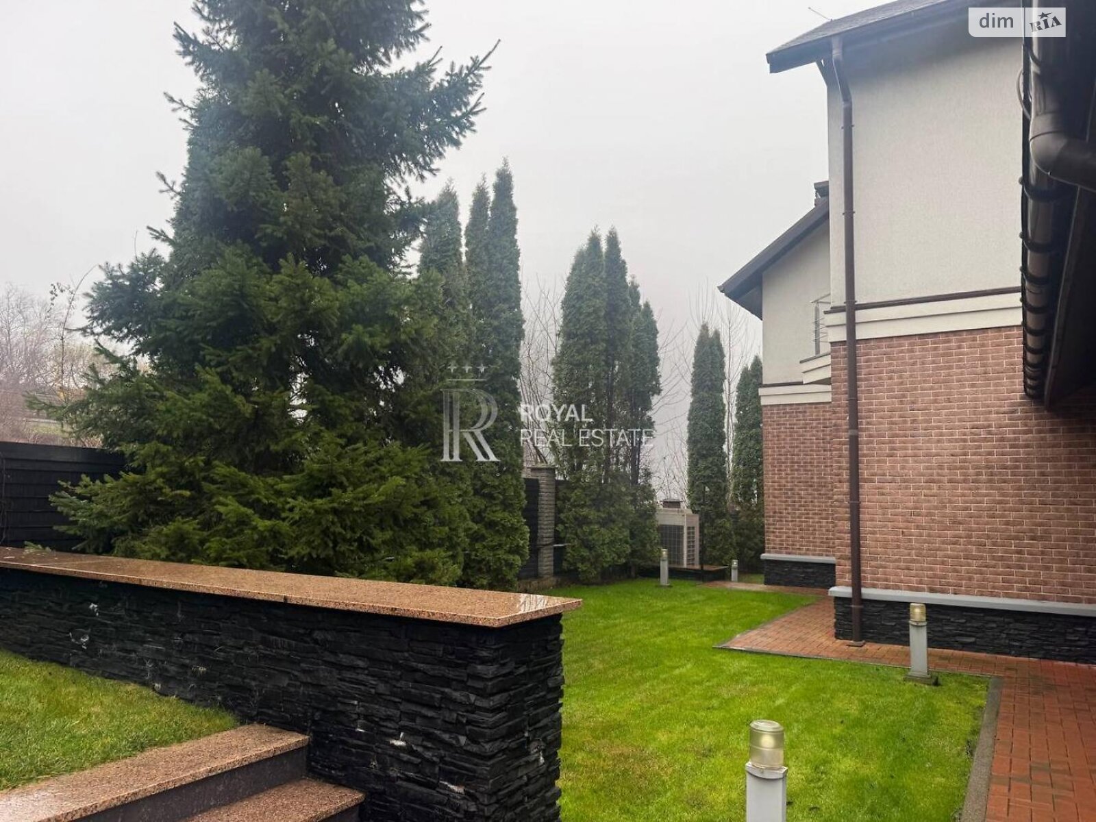 трехэтажный дом с верандой, 725 кв. м, кирпич. Сдается помесячно в Лесниках фото 1