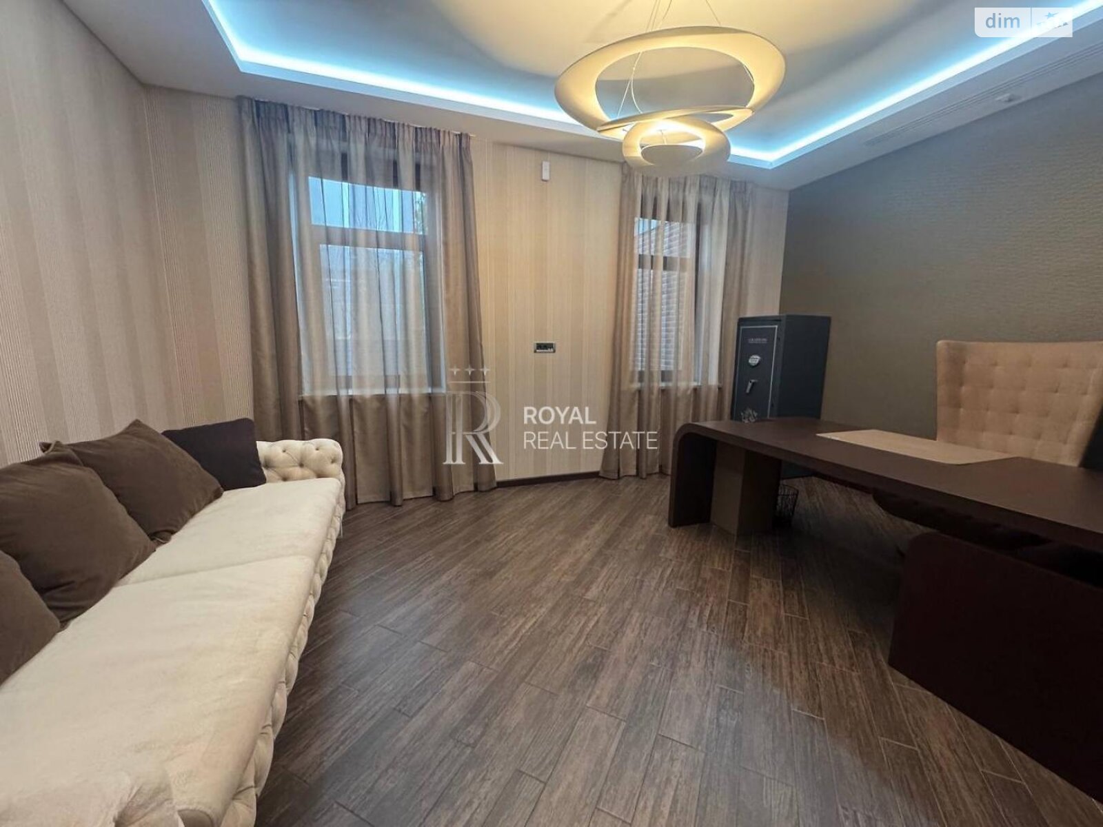 трехэтажный дом с верандой, 725 кв. м, кирпич. Сдается помесячно в Лесниках фото 1