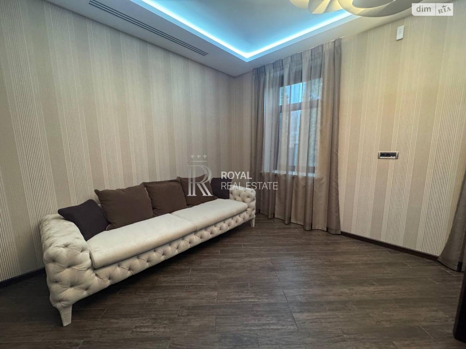 трехэтажный дом с верандой, 725 кв. м, кирпич. Сдается помесячно в Лесниках фото 1