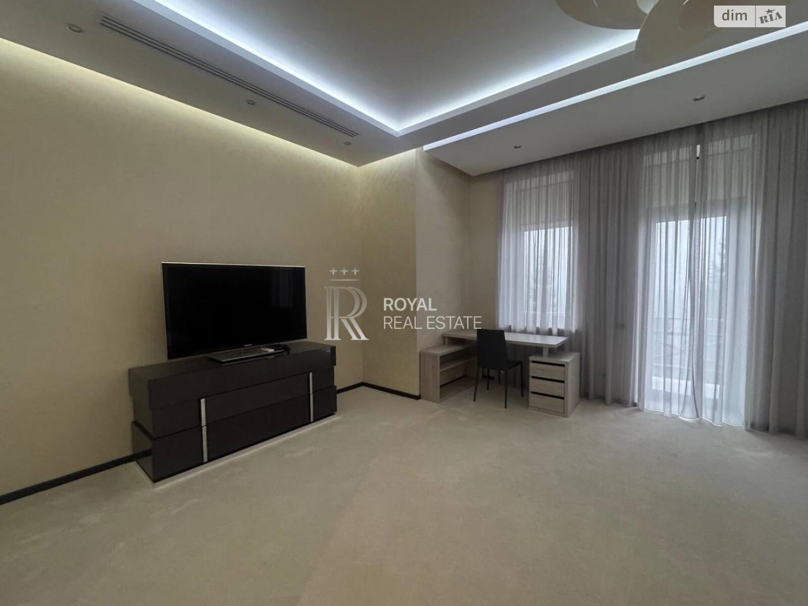 трехэтажный дом с верандой, 725 кв. м, кирпич. Сдается помесячно в Лесниках фото 1