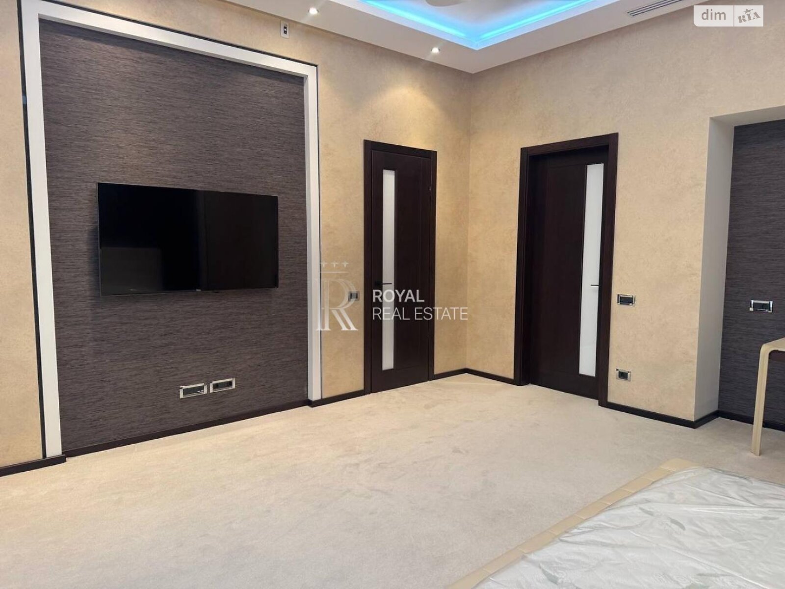 трехэтажный дом с верандой, 725 кв. м, кирпич. Сдается помесячно в Лесниках фото 1