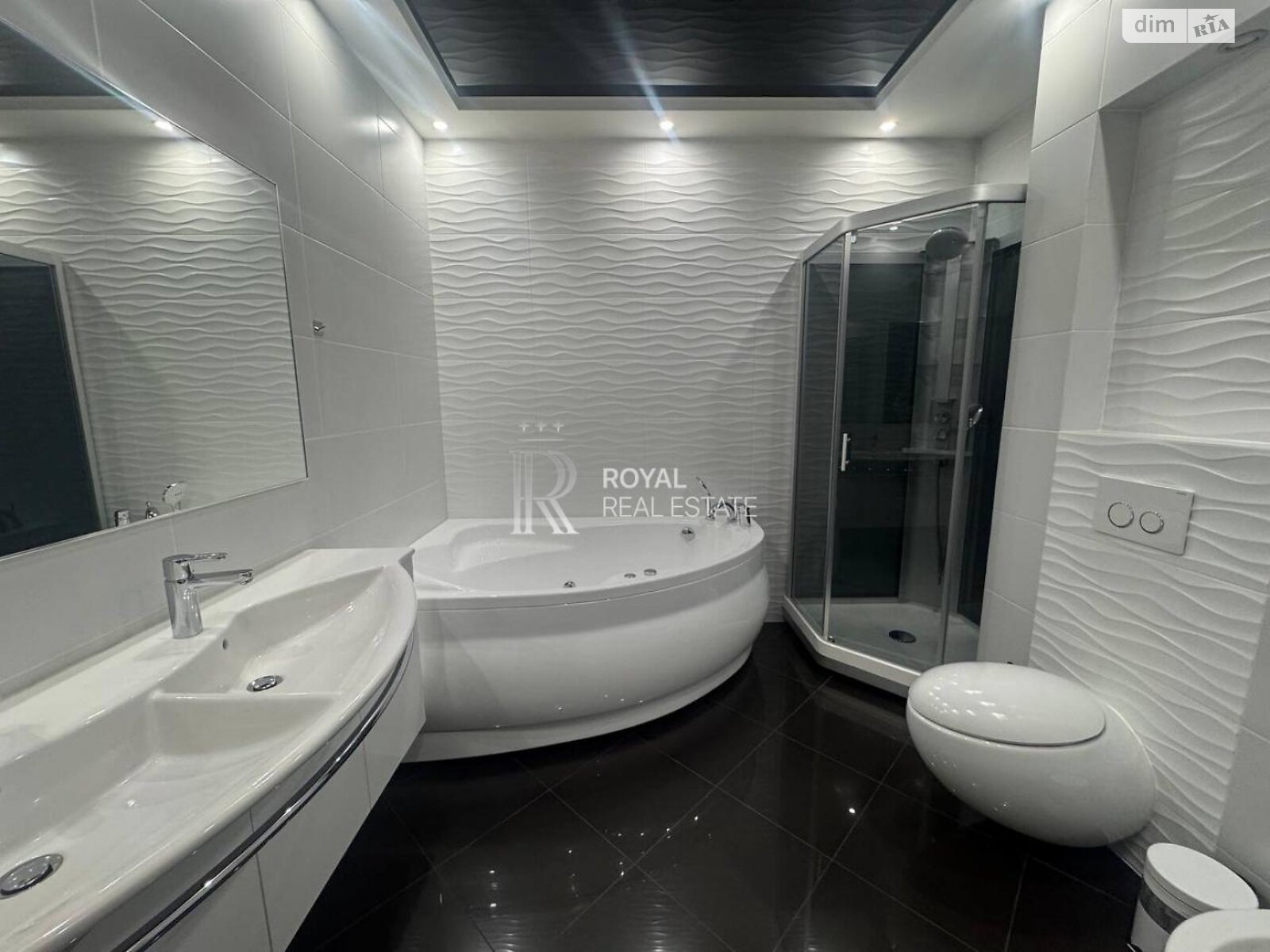 трехэтажный дом с верандой, 725 кв. м, кирпич. Сдается помесячно в Лесниках фото 1