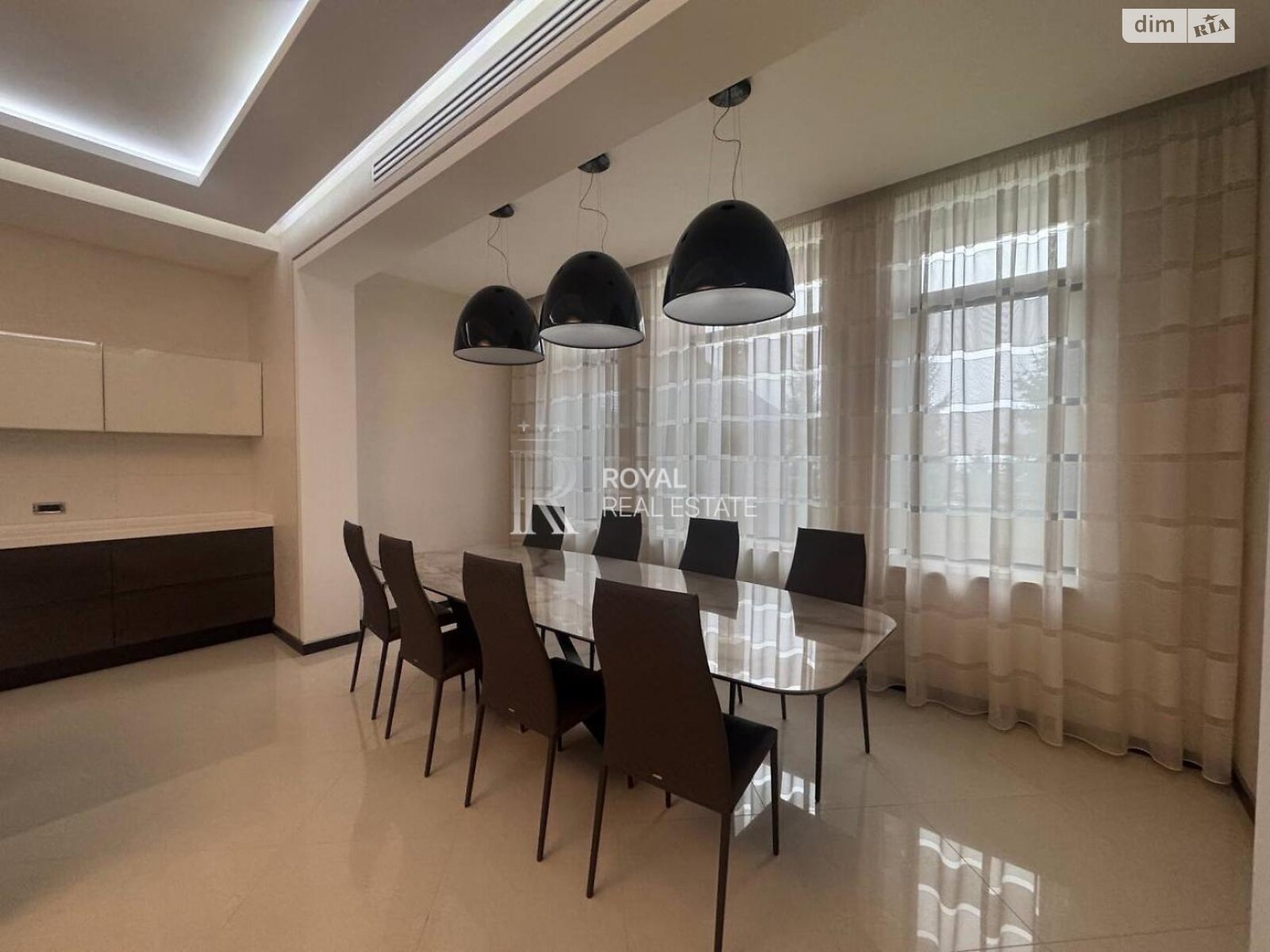 трехэтажный дом с верандой, 725 кв. м, кирпич. Сдается помесячно в Лесниках фото 1