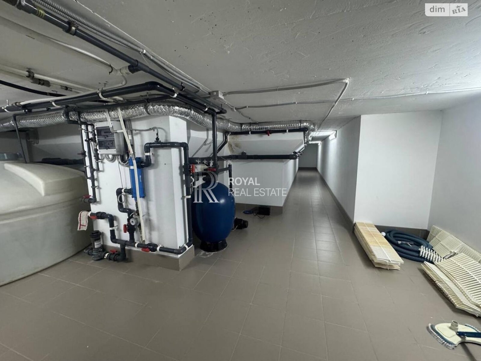 трехэтажный дом с верандой, 725 кв. м, кирпич. Сдается помесячно в Лесниках фото 1