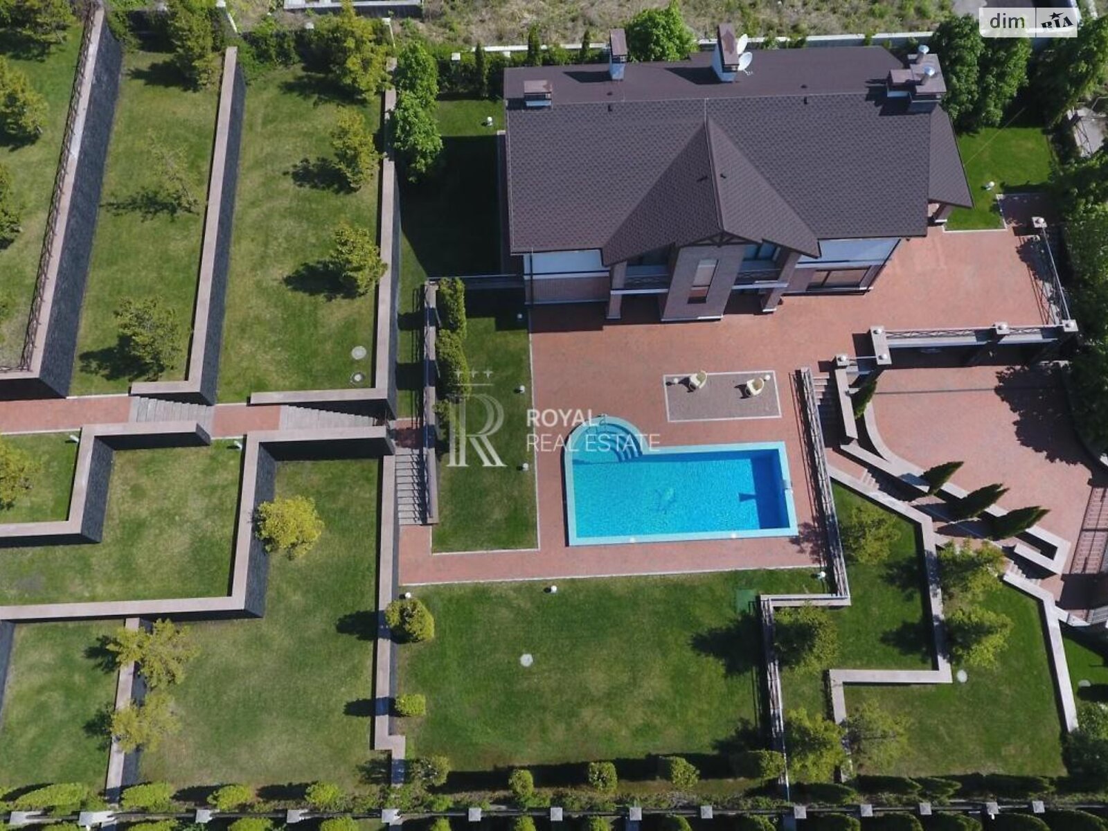 двухэтажный дом, 450 кв. м, кирпич. Сдается помесячно в Лесниках фото 1