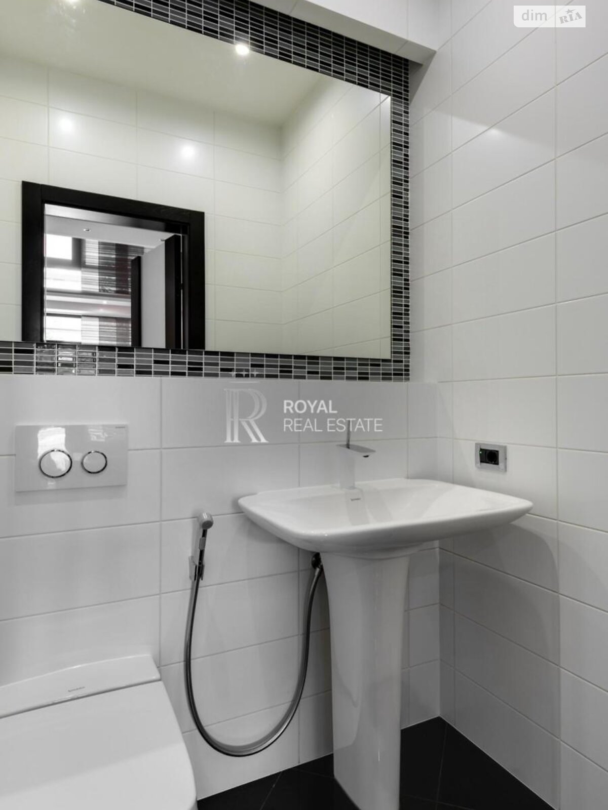 двухэтажный дом, 450 кв. м, кирпич. Сдается помесячно в Лесниках фото 1