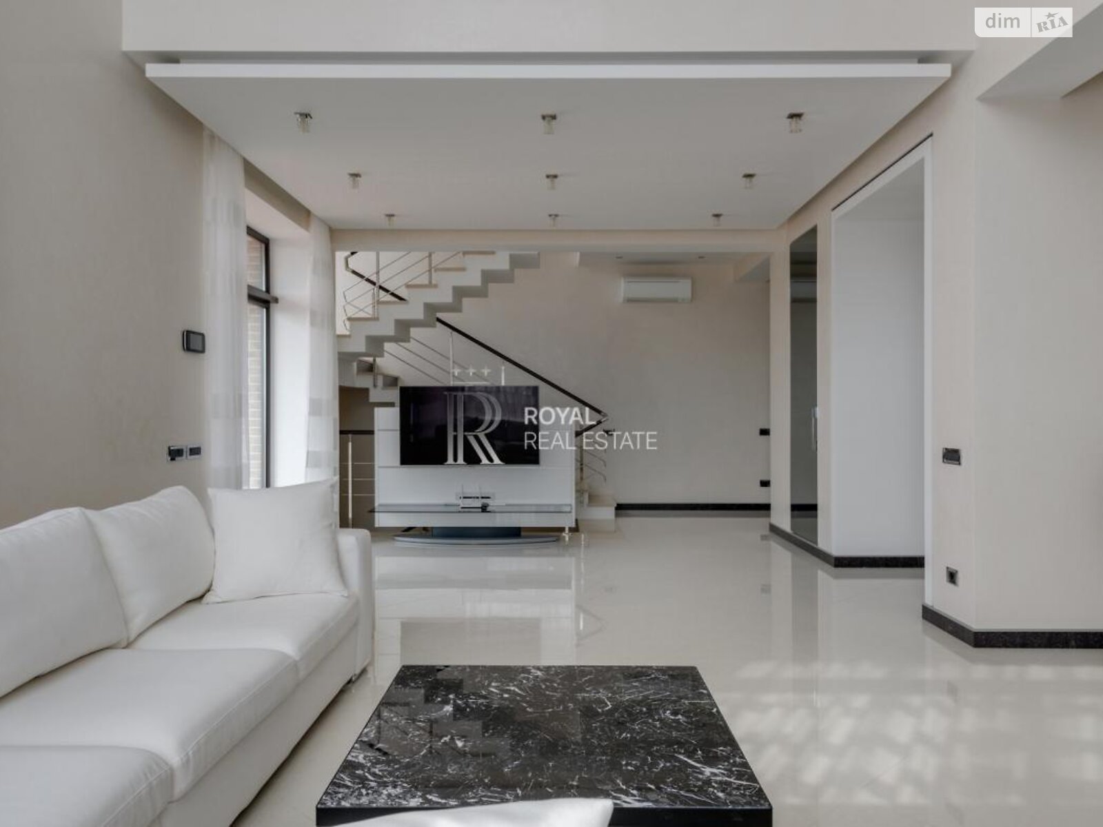 двухэтажный дом, 450 кв. м, кирпич. Сдается помесячно в Лесниках фото 1