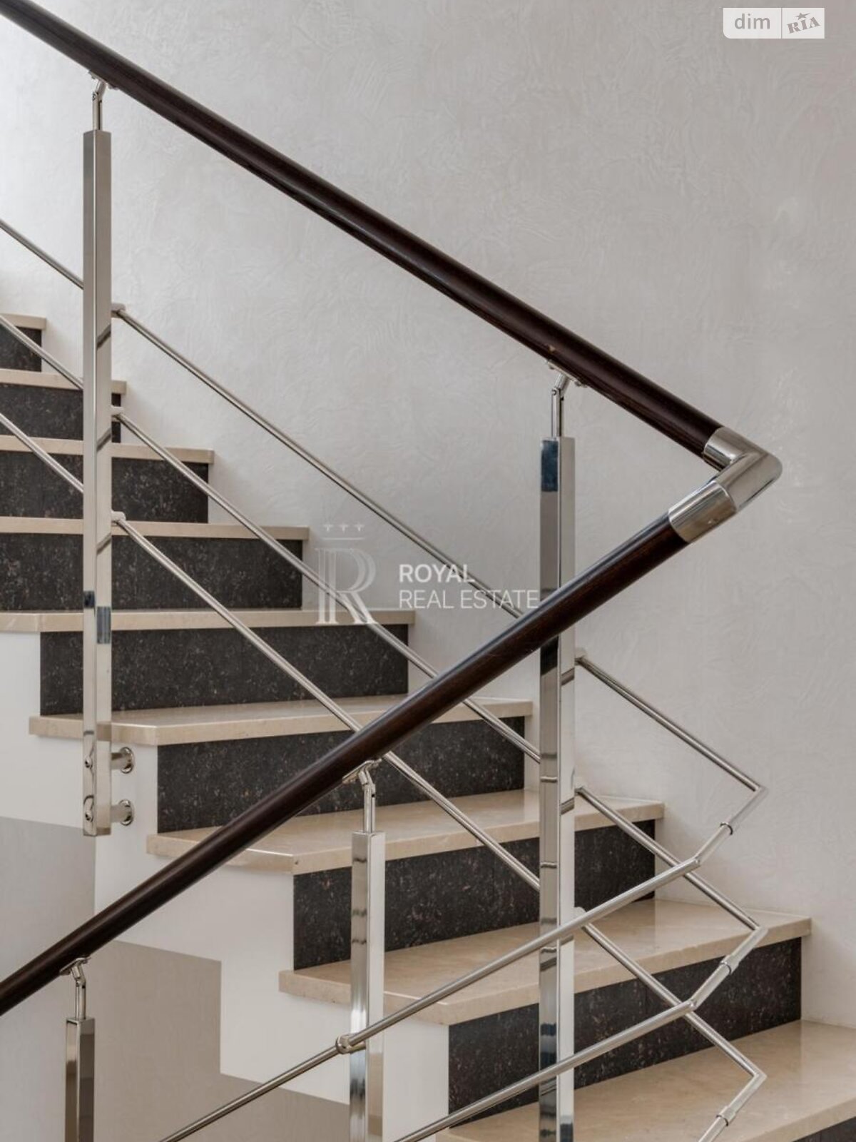 двухэтажный дом, 450 кв. м, кирпич. Сдается помесячно в Лесниках фото 1