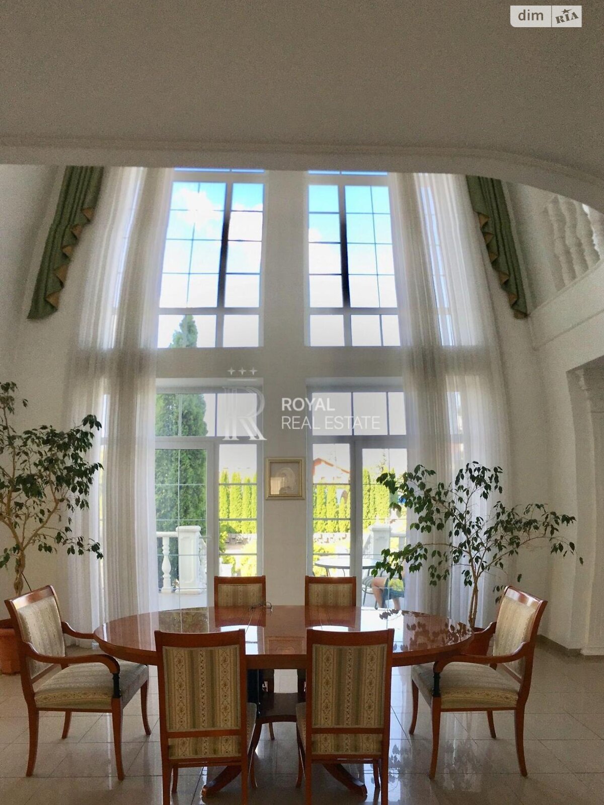 трехэтажный дом с верандой, 492.7 кв. м, кирпич. Сдается помесячно в Лесниках фото 1