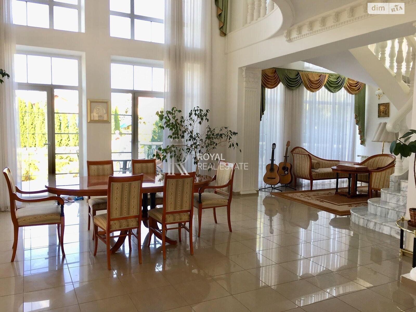 трехэтажный дом с верандой, 492.7 кв. м, кирпич. Сдается помесячно в Лесниках фото 1