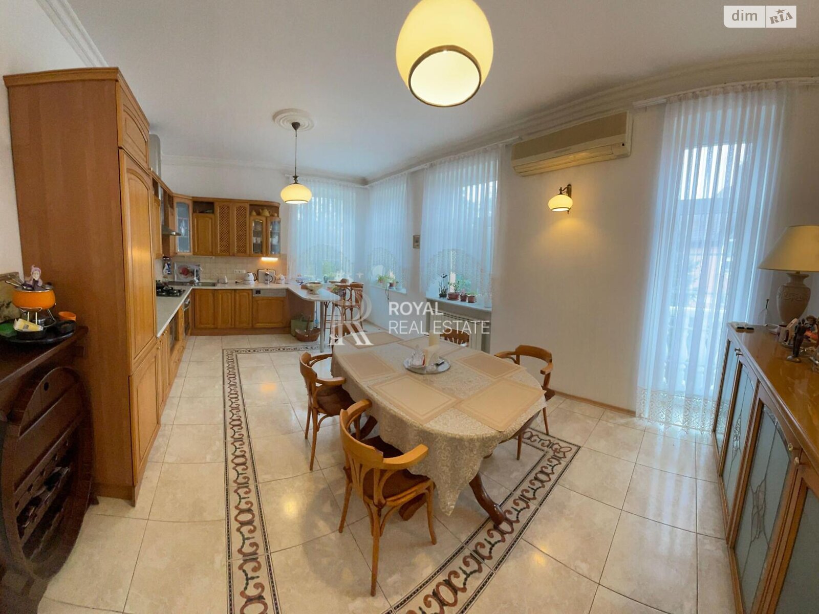 трехэтажный дом с верандой, 492.7 кв. м, кирпич. Сдается помесячно в Лесниках фото 1