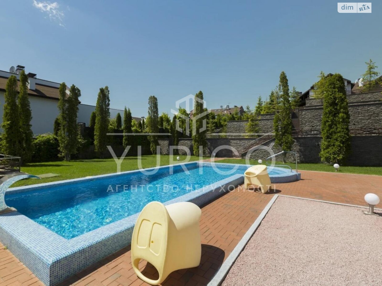 двухэтажный дом беседка, 350 кв. м, кирпич. Сдается помесячно в Лесниках фото 1