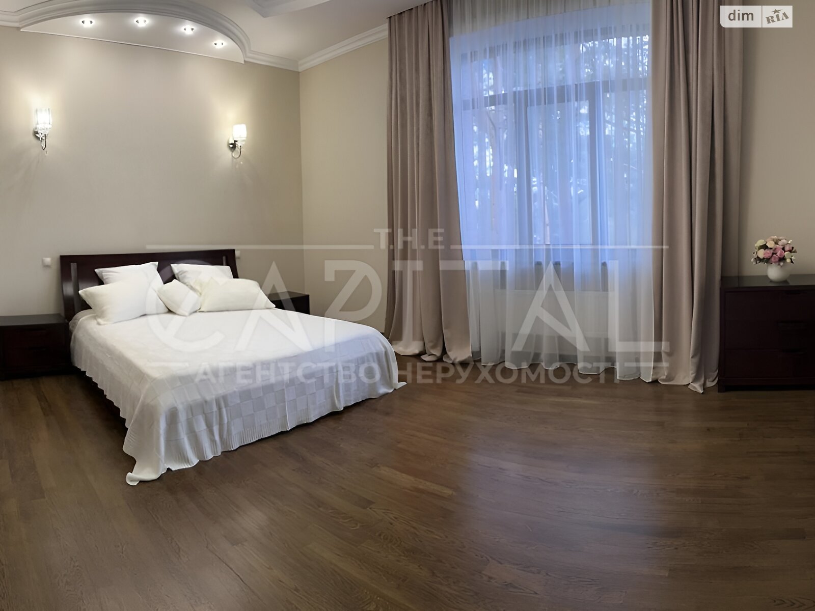 триповерховий будинок з гаражем, 500 кв. м, цегла. Здається помісячно в Лісниках фото 1 триповерховий будинок з гаражем, 500 кв. м, цегла. Здається помісячно в Лісниках фото 1