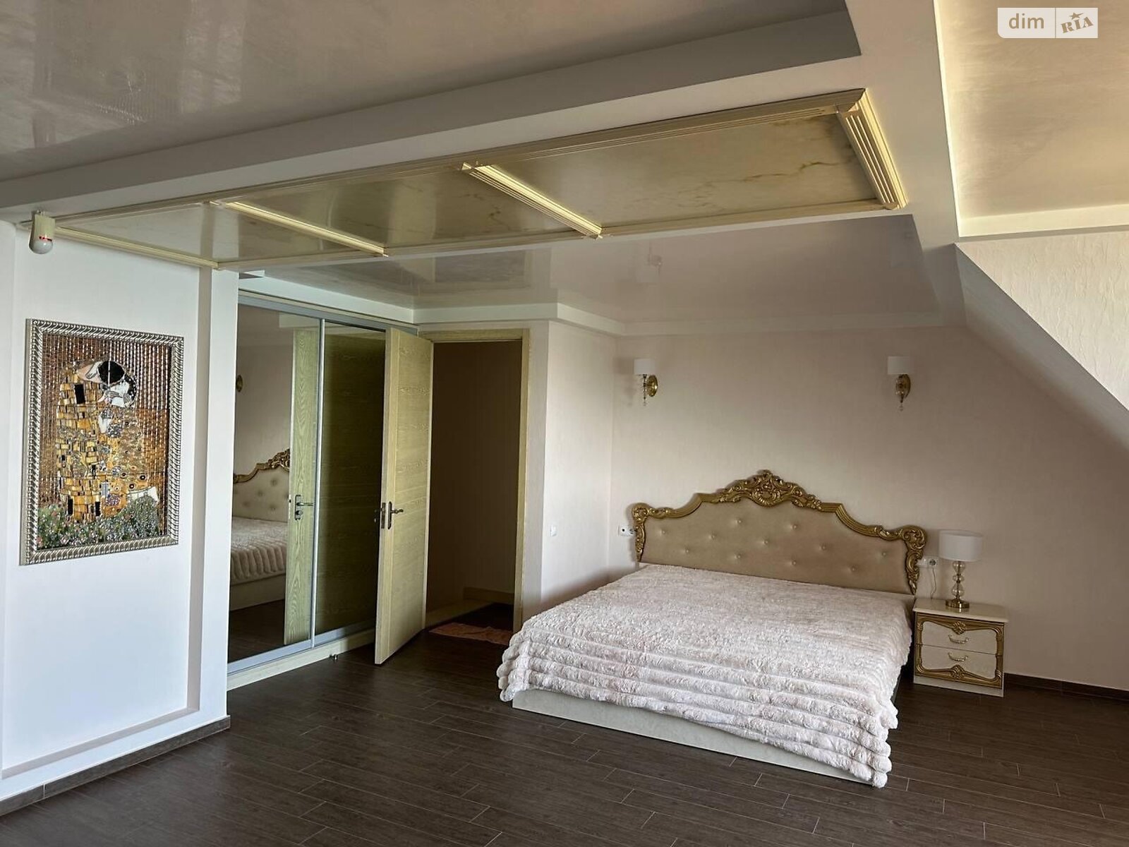 трехэтажный дом, 230 кв. м, кирпич. Сдается помесячно в Лиманке фото 1 трехэтажный дом, 230 кв. м, кирпич. Сдается помесячно в Лиманке фото 1