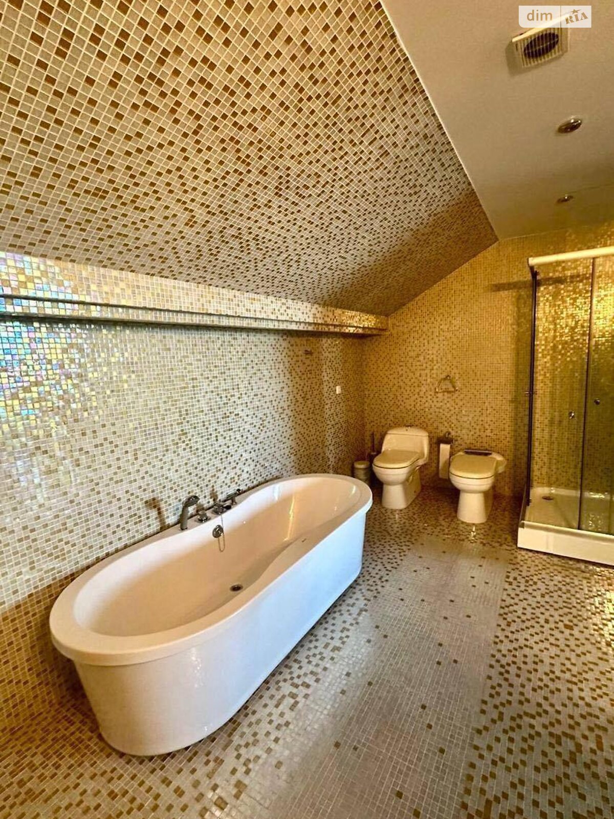 трехэтажный дом, 230 кв. м, кирпич. Сдается помесячно в Лиманке фото 1 трехэтажный дом, 230 кв. м, кирпич. Сдается помесячно в Лиманке фото 1