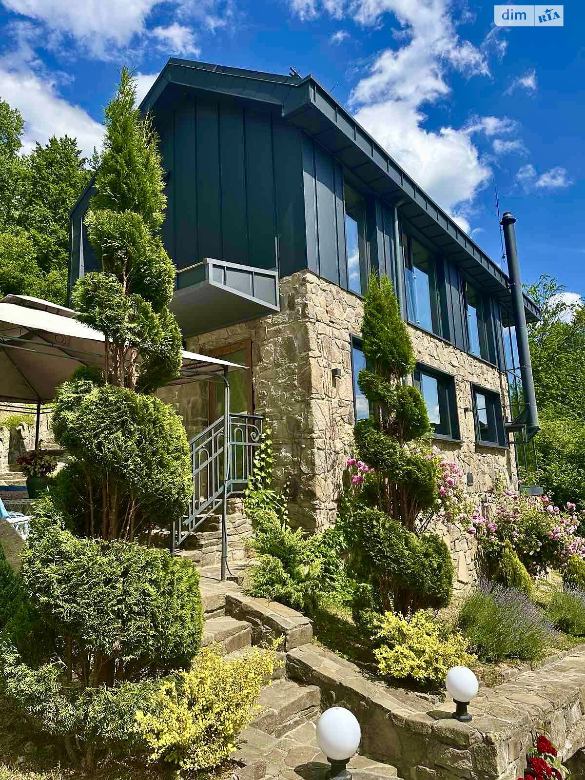 двухэтажный дом беседка, 80 кв. м, кирпич. Сдается помесячно в Лумшорах фото 1