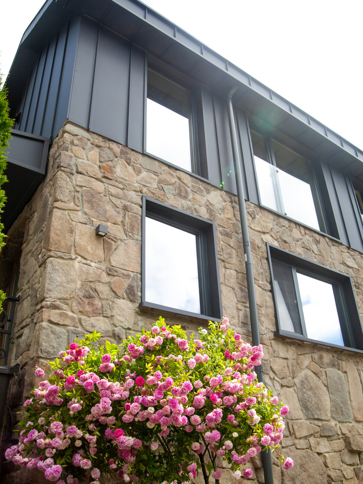 двухэтажный дом беседка, 80 кв. м, кирпич. Сдается помесячно в Лумшорах фото 1