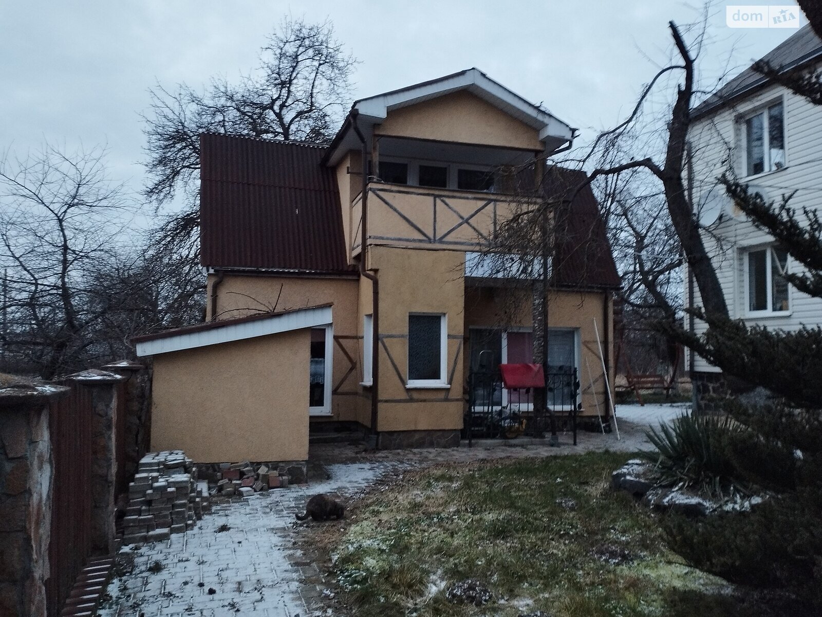 двухэтажный дом с балконом, 55 кв. м,. Сдается помесячно в Луцке, в районе 40 микрорайон фото 1