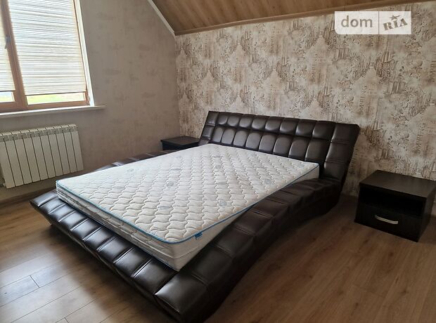 двухэтажный дом с камином, 220 кв. м, кирпич. Сдается помесячно в село Липины, Волынская обл. фото 1 двухэтажный дом с камином, 220 кв. м, кирпич. Сдается помесячно в село Липины, Волынская обл. фото 1