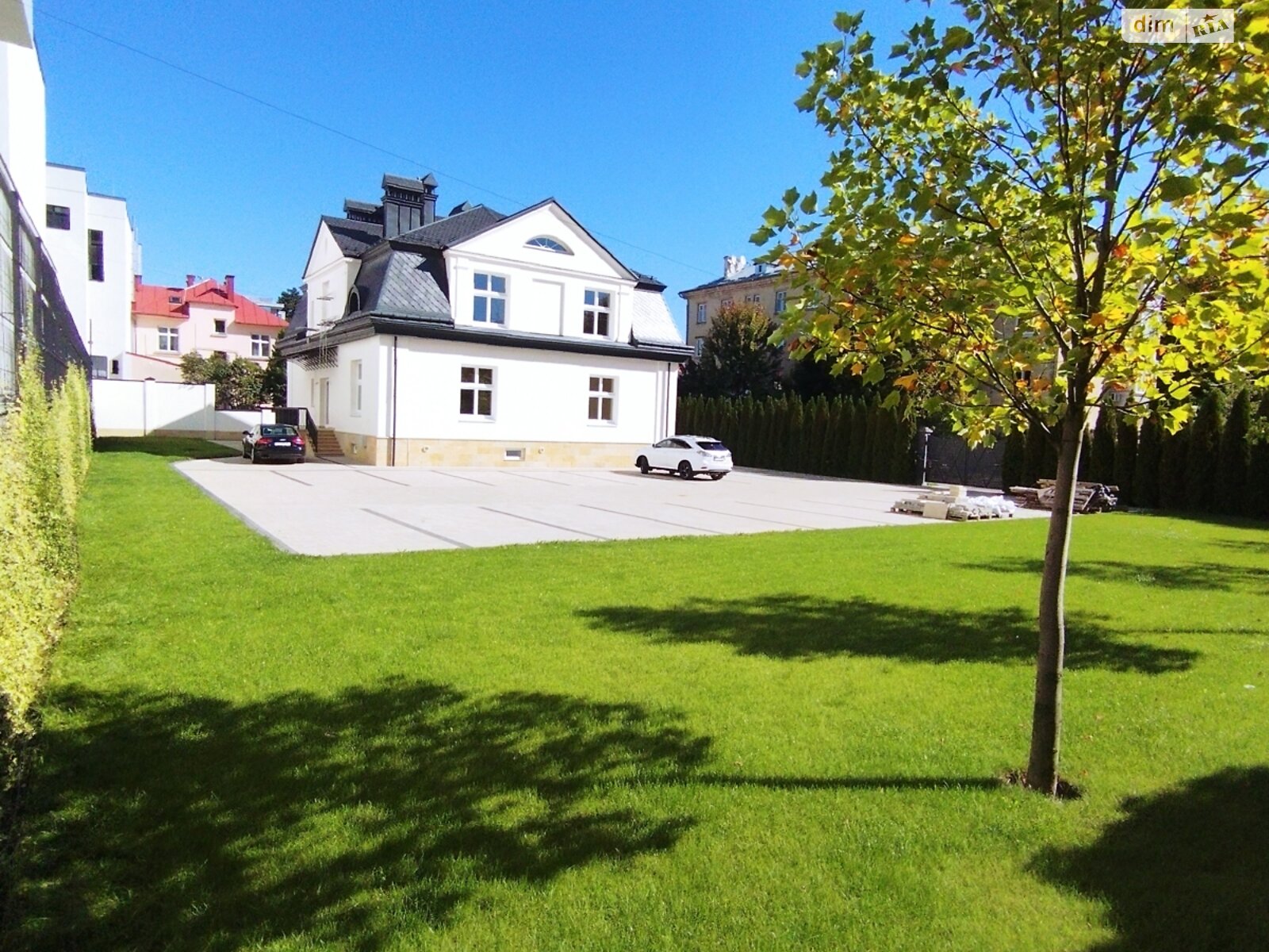 двухэтажный дом, 488 кв. м, кирпич. Сдается помесячно в Львове, в районе Франковский фото 1 двухэтажный дом, 488 кв. м, кирпич. Сдается помесячно в Львове, в районе Франковский фото 1