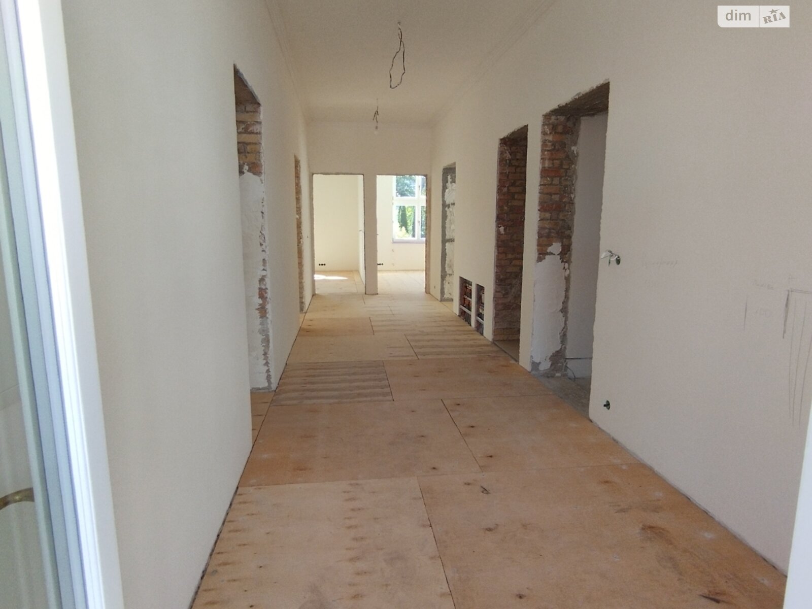 двухэтажный дом, 488 кв. м, кирпич. Сдается помесячно в Львове, в районе Франковский фото 1 двухэтажный дом, 488 кв. м, кирпич. Сдается помесячно в Львове, в районе Франковский фото 1