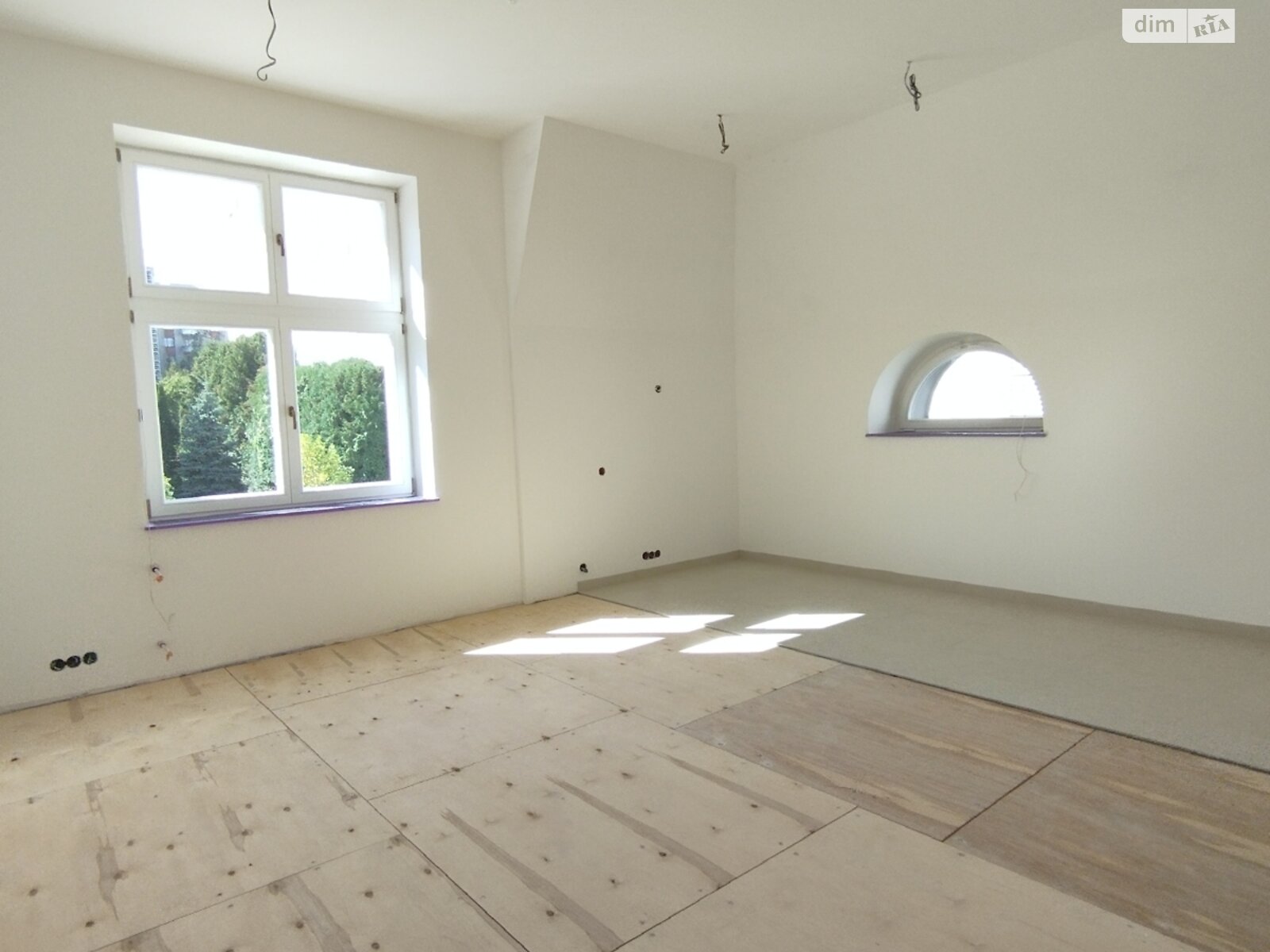 двухэтажный дом, 488 кв. м, кирпич. Сдается помесячно в Львове, в районе Франковский фото 1 двухэтажный дом, 488 кв. м, кирпич. Сдается помесячно в Львове, в районе Франковский фото 1