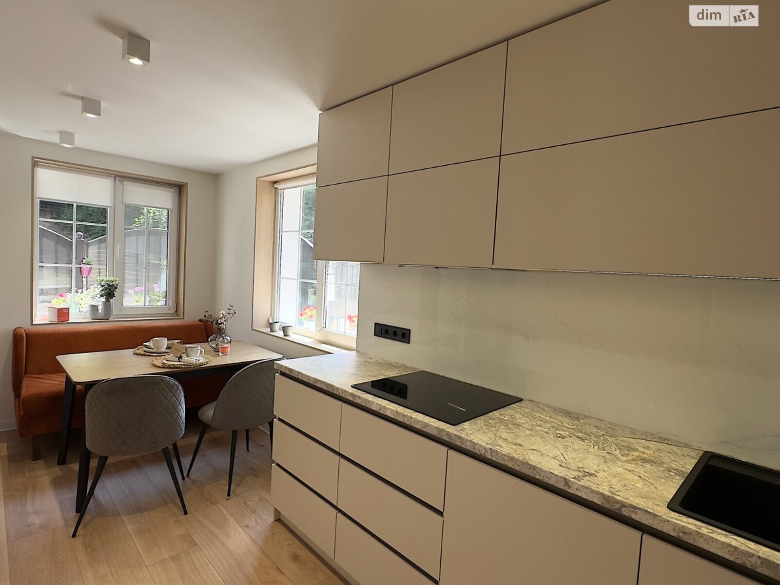 двоповерховий будинок, 60 кв. м, цегла. Здається помісячно в Львові, в районі Франківський фото 1 двопроверховий будинок, 60 кв. м, цегла. Здається помісячно в Львові, в районі Франківський фото 1