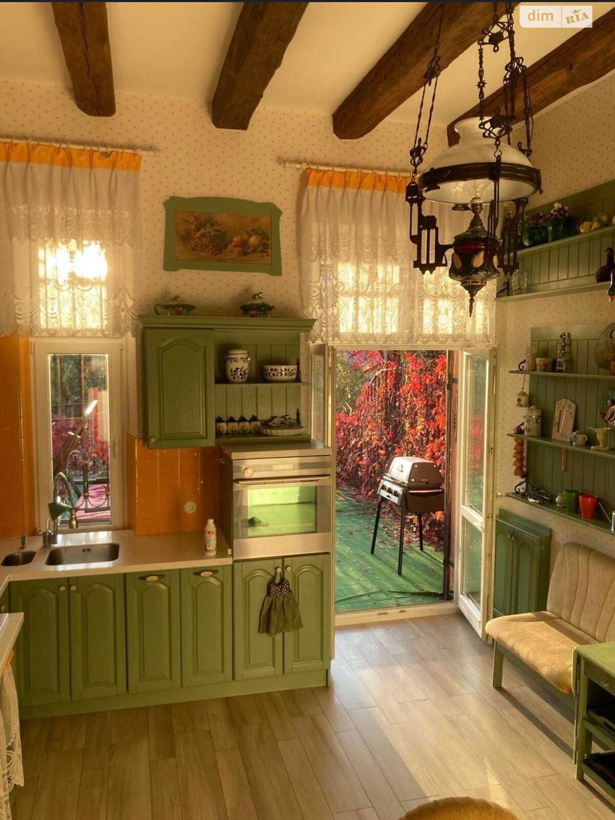 трехэтажный дом, 255 кв. м, кирпич. Сдается помесячно в Львове, в районе Лычаковский фото 1 трехэтажный дом, 255 кв. м, кирпич. Сдается помесячно в Львове, в районе Лычаковский фото 1