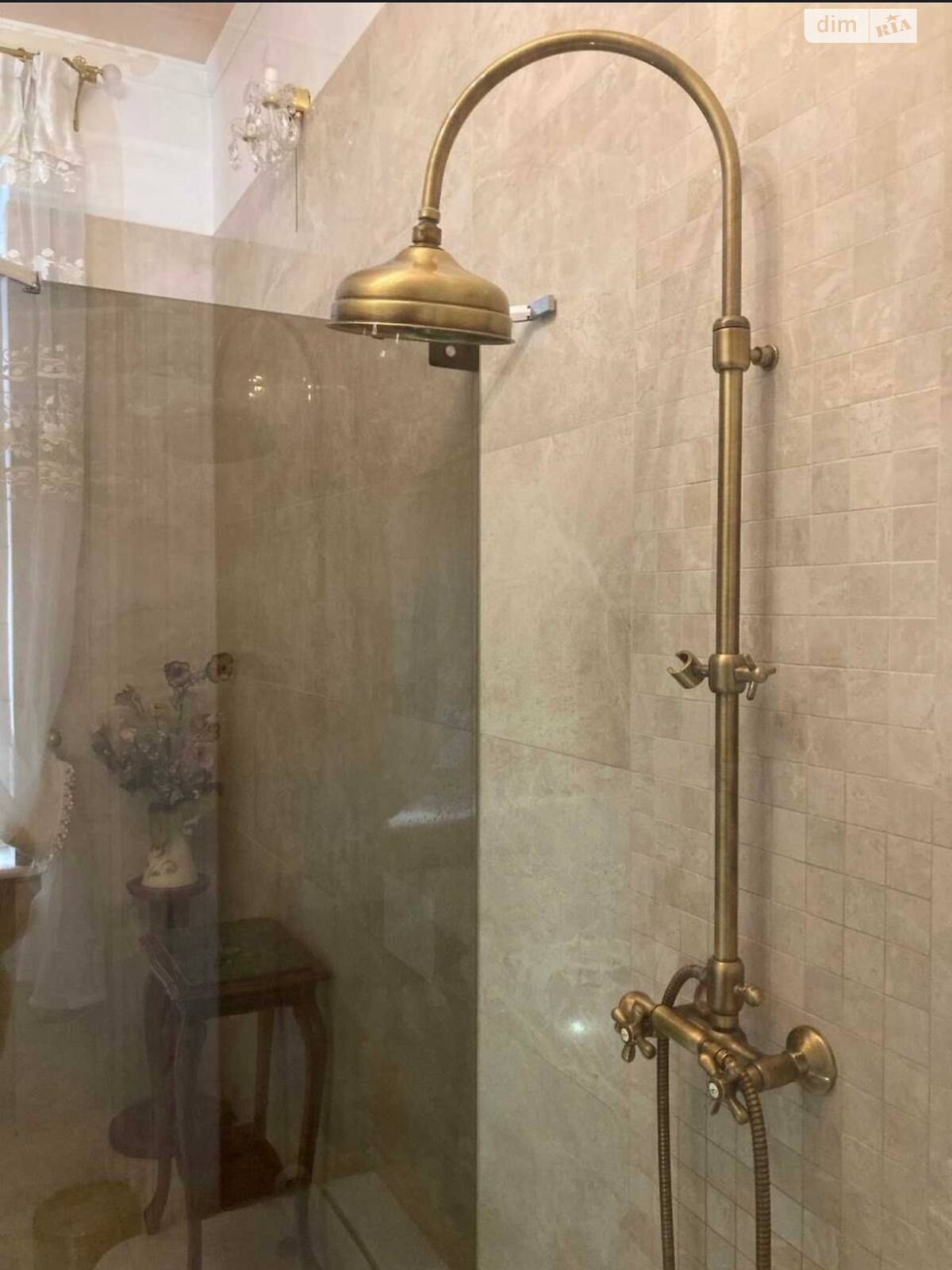 трехэтажный дом, 255 кв. м, кирпич. Сдается помесячно в Львове, в районе Лычаковский фото 1 трехэтажный дом, 255 кв. м, кирпич. Сдается помесячно в Львове, в районе Лычаковский фото 1