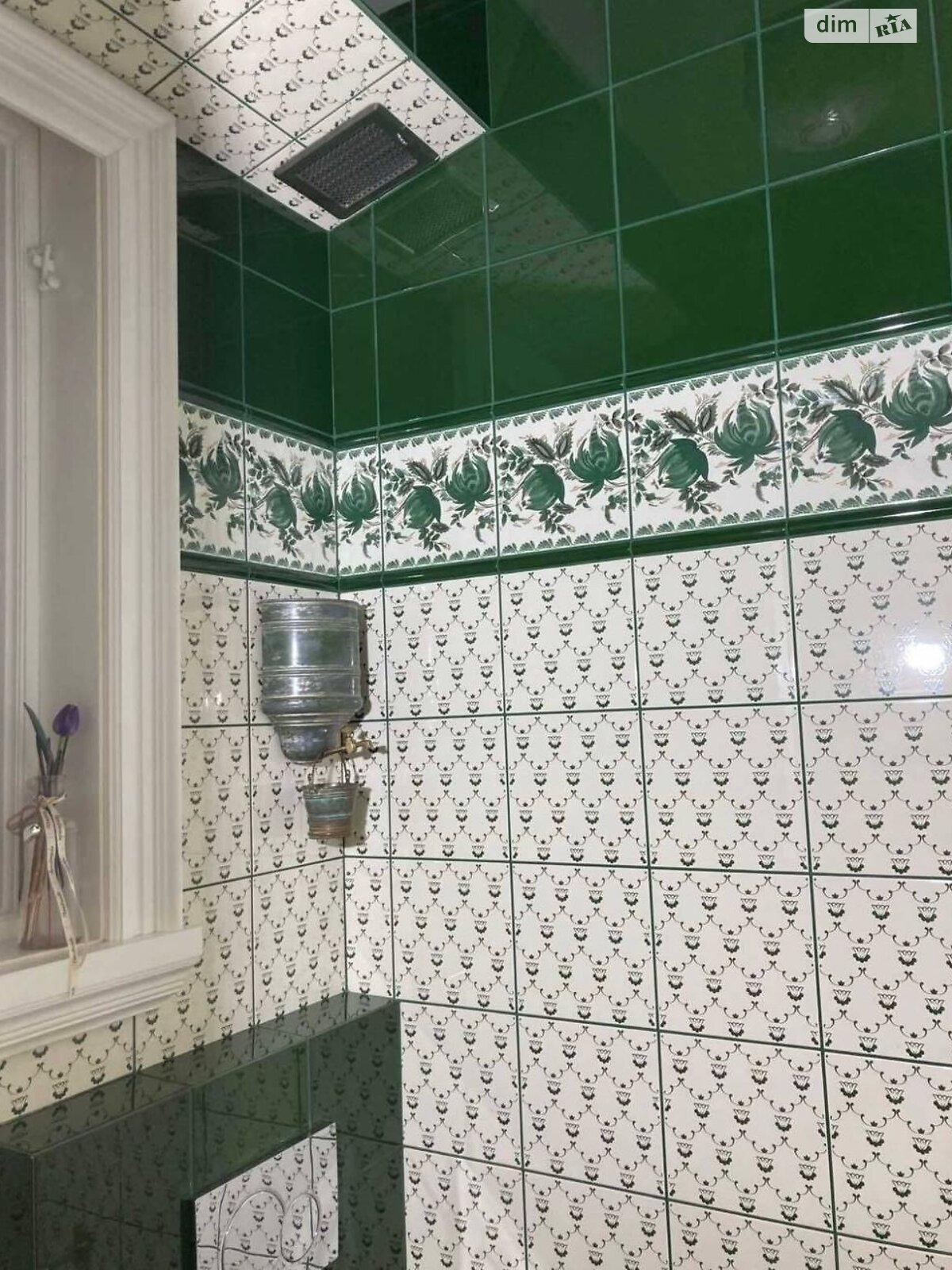 трехэтажный дом, 255 кв. м, кирпич. Сдается помесячно в Львове, в районе Лычаковский фото 1 трехэтажный дом, 255 кв. м, кирпич. Сдается помесячно в Львове, в районе Лычаковский фото 1