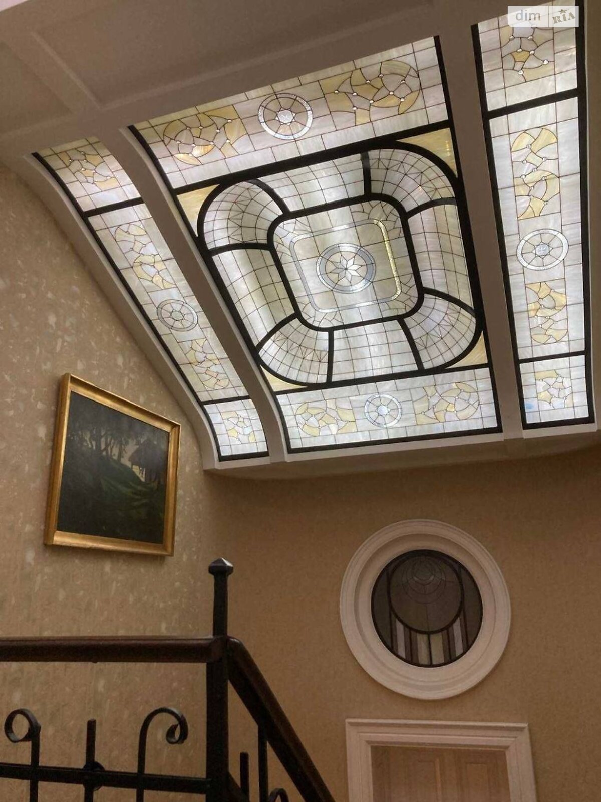 трехэтажный дом, 255 кв. м, кирпич. Сдается помесячно в Львове, в районе Лычаковский фото 1 трехэтажный дом, 255 кв. м, кирпич. Сдается помесячно в Львове, в районе Лычаковский фото 1