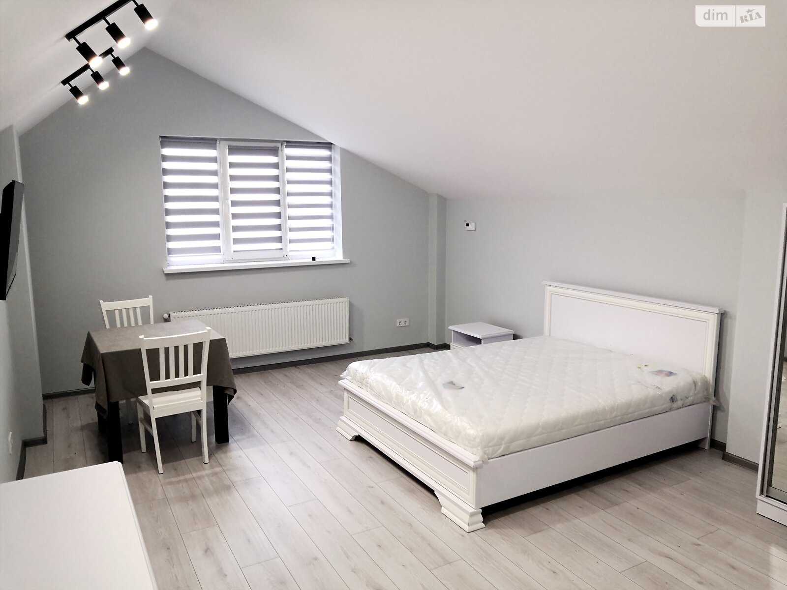 двухэтажный дом, 102 кв. м, кирпич. Сдается помесячно в Львове, в районе Привокзальная фото 1