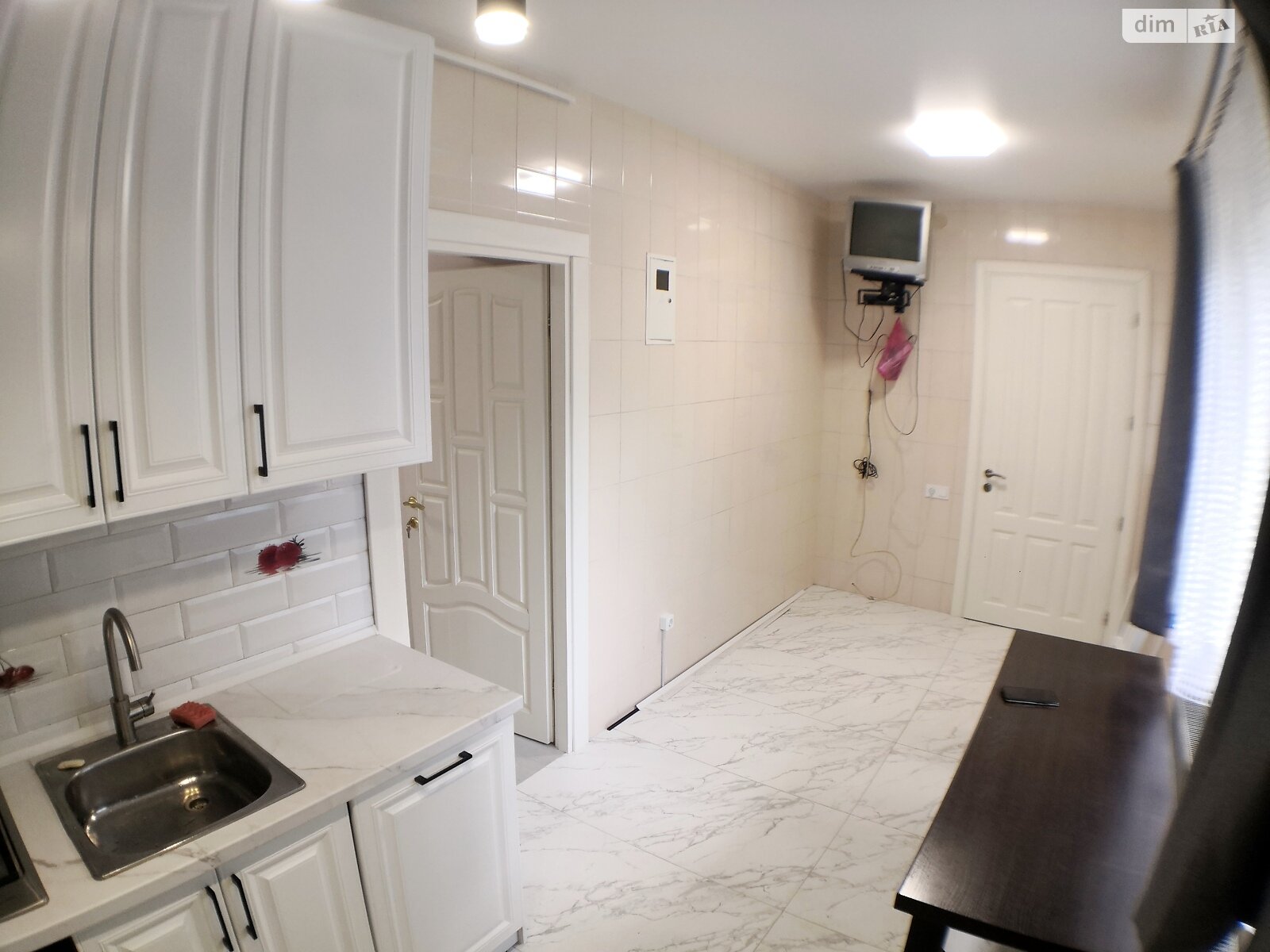 двухэтажный дом, 102 кв. м, кирпич. Сдается помесячно в Львове, в районе Привокзальная фото 1