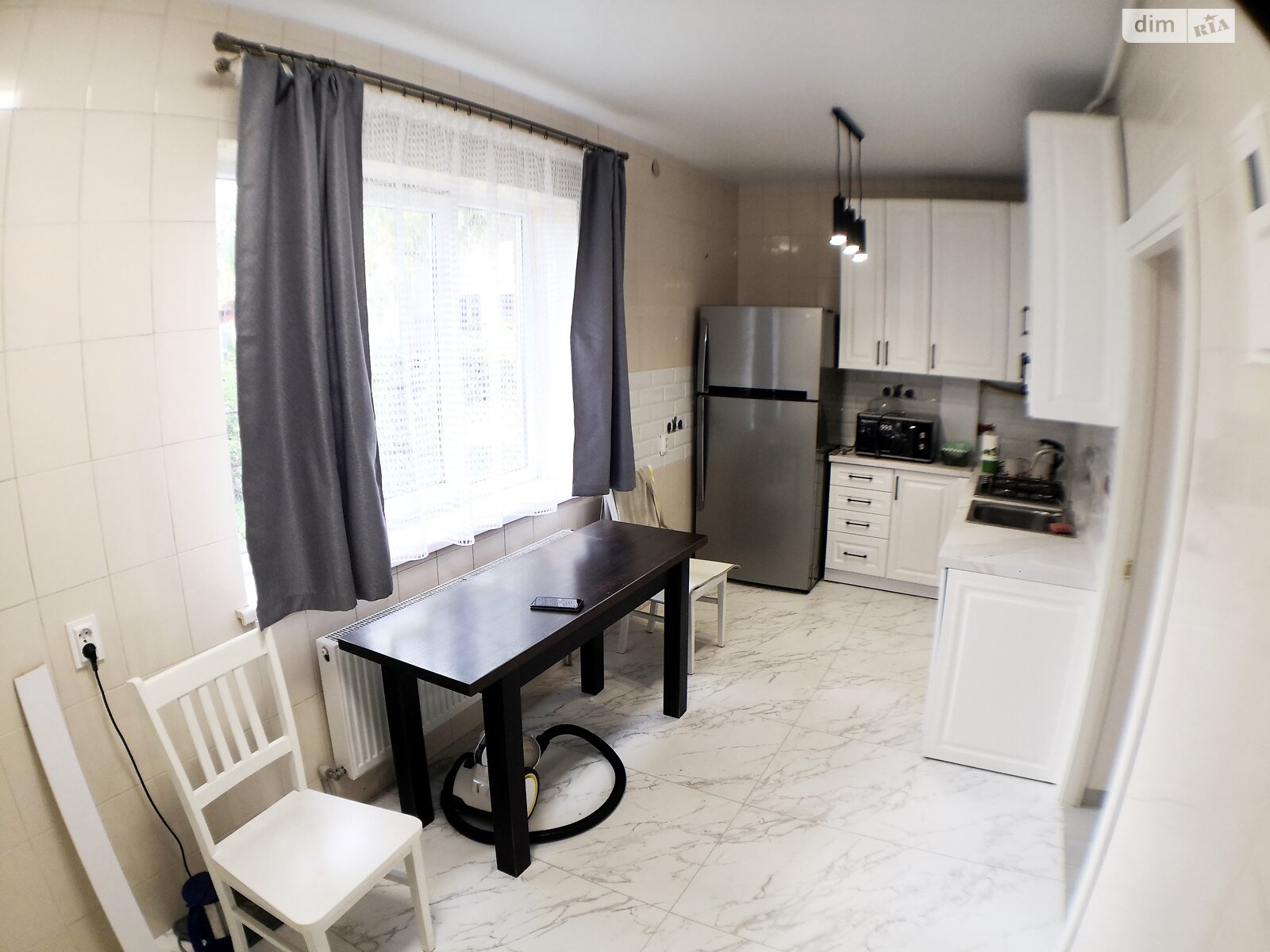 двухэтажный дом, 102 кв. м, кирпич. Сдается помесячно в Львове, в районе Привокзальная фото 1