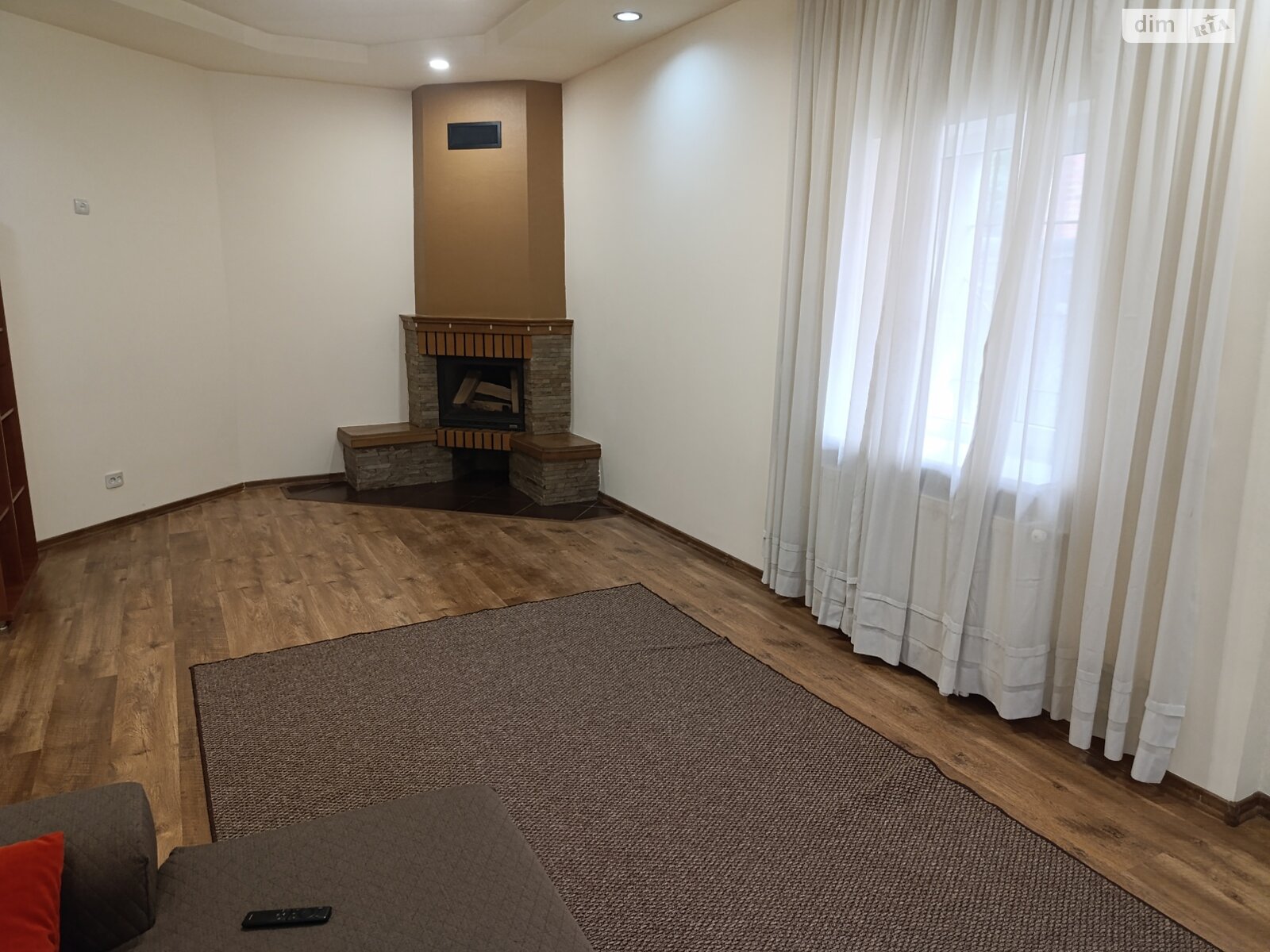 двоповерховий будинок з гаражем, 200 кв. м, кирпич. Здається помісячно в Львові, в районі Шевченківський фото 1 двопроверховий будинок з гаражем, 200 кв. м, кирпич. Здається помісячно в Львові, в районі Шевченківський фото 1