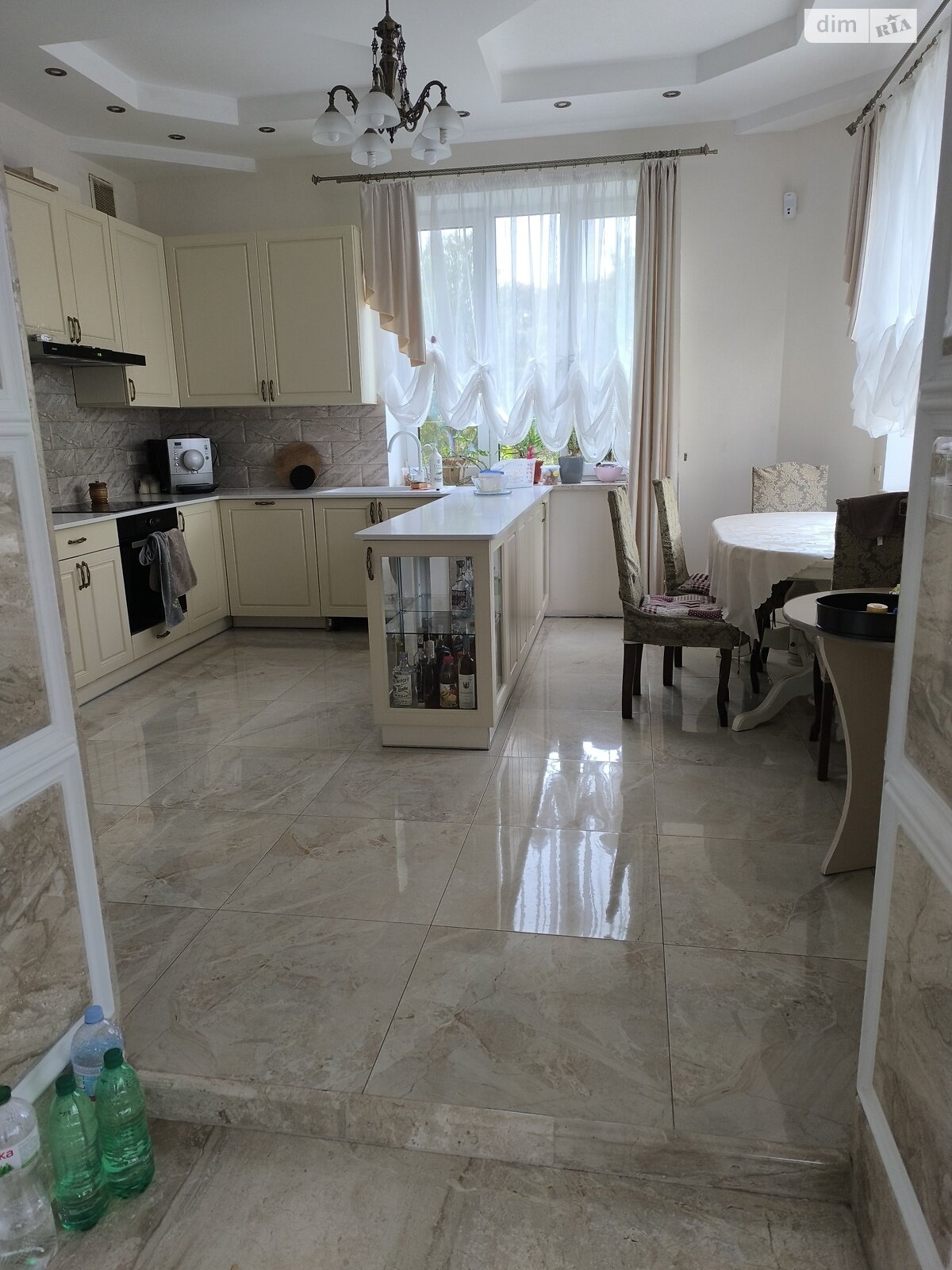 одноэтажный дом, 100 кв. м, кирпич. Сдается помесячно в Львове, в районе Шевченковский фото 1 одноэтажный дом, 100 кв. м, кирпич. Сдается помесячно в Львове, в районе Шевченковский фото 1