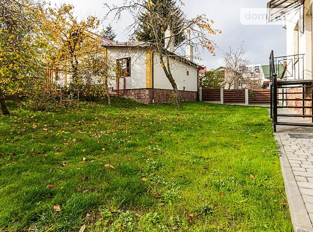 трехэтажный дом с ремонтом, 280 кв. м, кирпич. Сдается помесячно в Львове, в районе Шевченковский фото 1 трехэтажный дом с ремонтом, 280 кв. м, кирпич. Сдается помесячно в Львове, в районе Шевченковский фото 1
