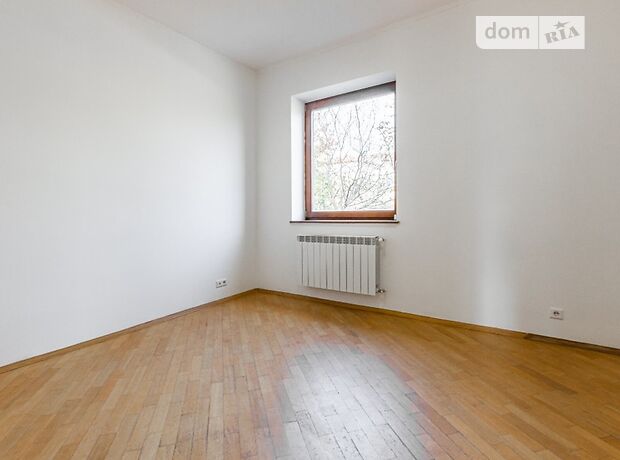 трехэтажный дом с ремонтом, 280 кв. м, кирпич. Сдается помесячно в Львове, в районе Шевченковский фото 1 трехэтажный дом с ремонтом, 280 кв. м, кирпич. Сдается помесячно в Львове, в районе Шевченковский фото 1